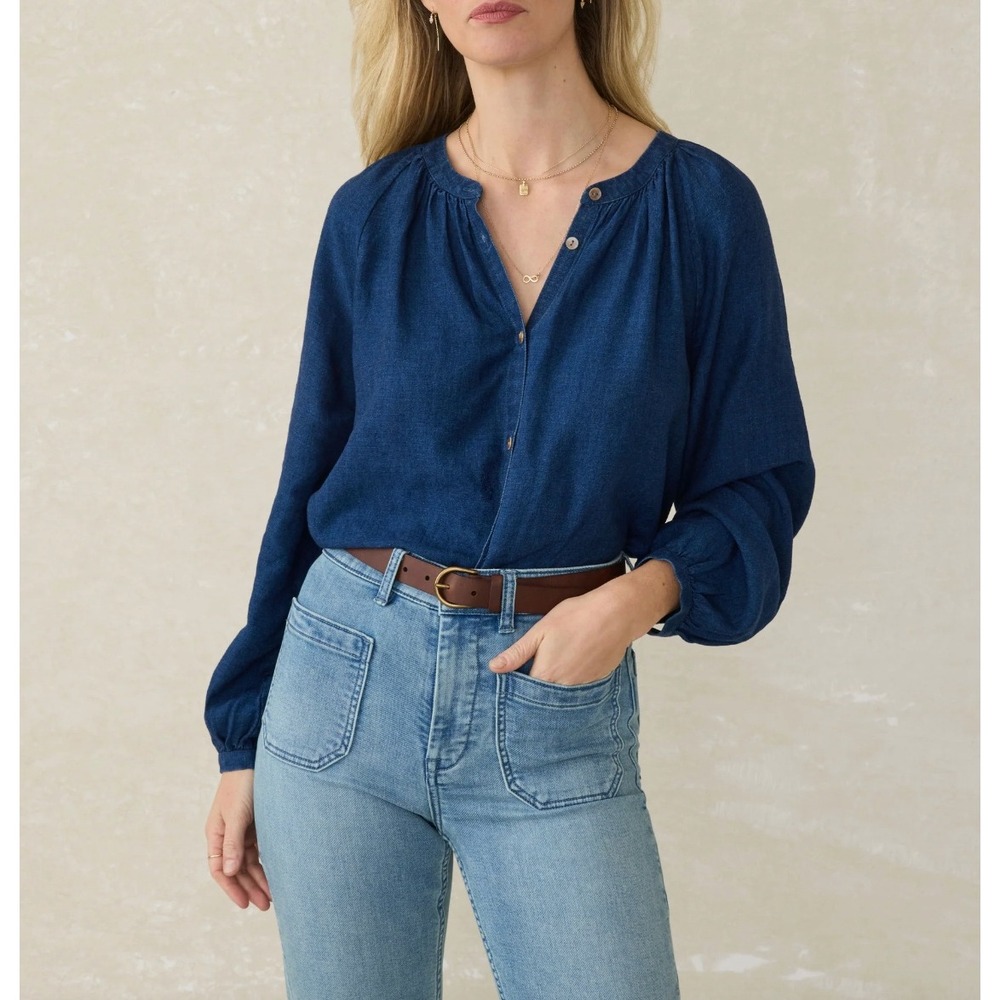 FAHERTY Tried & True Easton Top In Dow-Deep Lagoon Wash